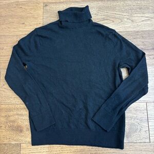 Banana Republic - black turtle neck